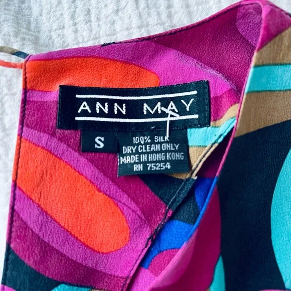 Vintage (?) Silk Floral Boho Colorful Short Sleeve Top Anthro Marimekko Style - Picture 9 of 10